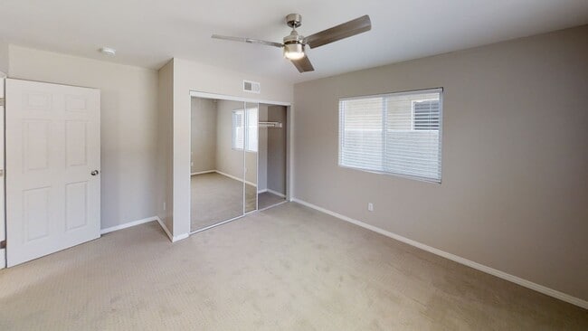 Building Photo - HUGE House!! CLOSEST to Campus! (Lease out, pending signatures. Check back in a few days!)