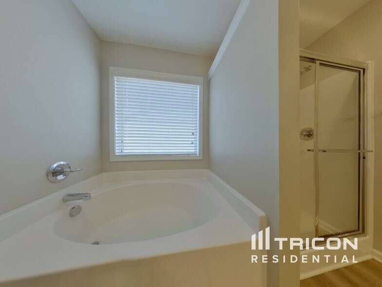 Building Photo - 208 Ashewicke Dr
