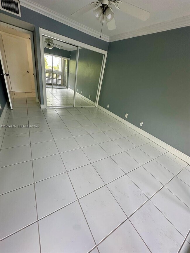 Building Photo - 3301 Spanish Moss Terrace