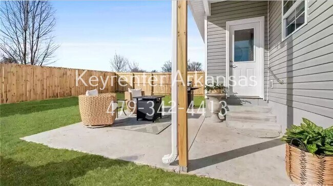 Building Photo - 3003 SW Garrison Ln