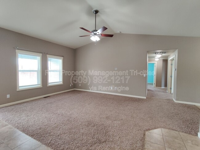 Building Photo - 603 Hilltop View St