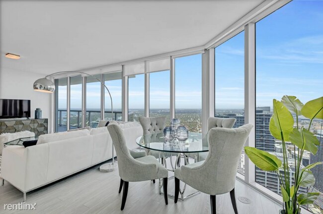 Building Photo - 2 br, 2 bath Condo - 1331 Brickell Bay Dr ...