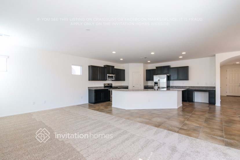 Building Photo - 1285 E Dragon Fly Rd