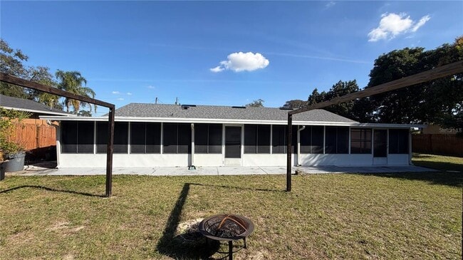 Building Photo - 126 N Observatory Dr