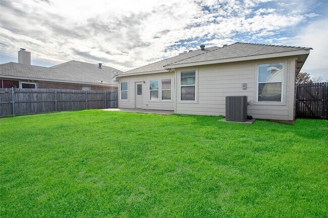 Building Photo - 10500 Aransas Dr