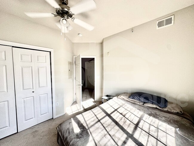 Building Photo - 6255 Beechtree Dr