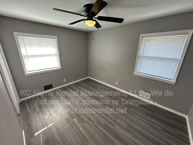 Building Photo - 10210 Fremont Ave