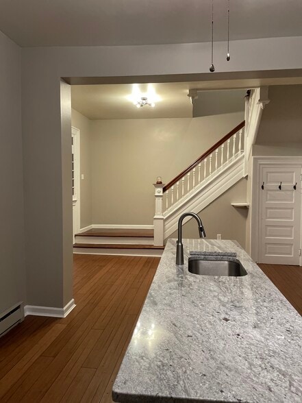 Building Photo - 684 Wolf Ave