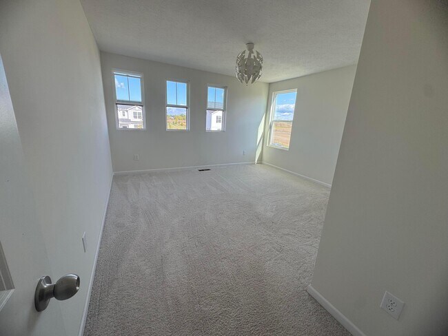 Building Photo - 1375 Theodore Dr
