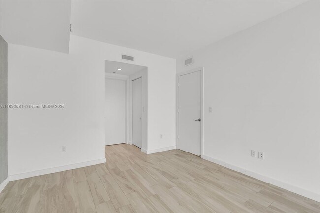 Building Photo - 1300 S Miami Ave