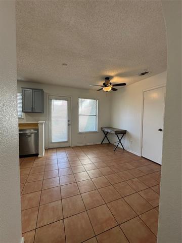 Building Photo - 2006 Oakglen Dr