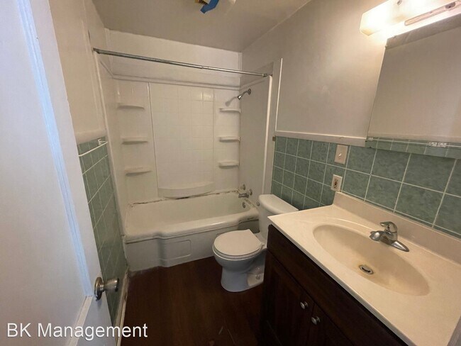 Building Photo - 3 br, 1 bath House - 211 Dehart St