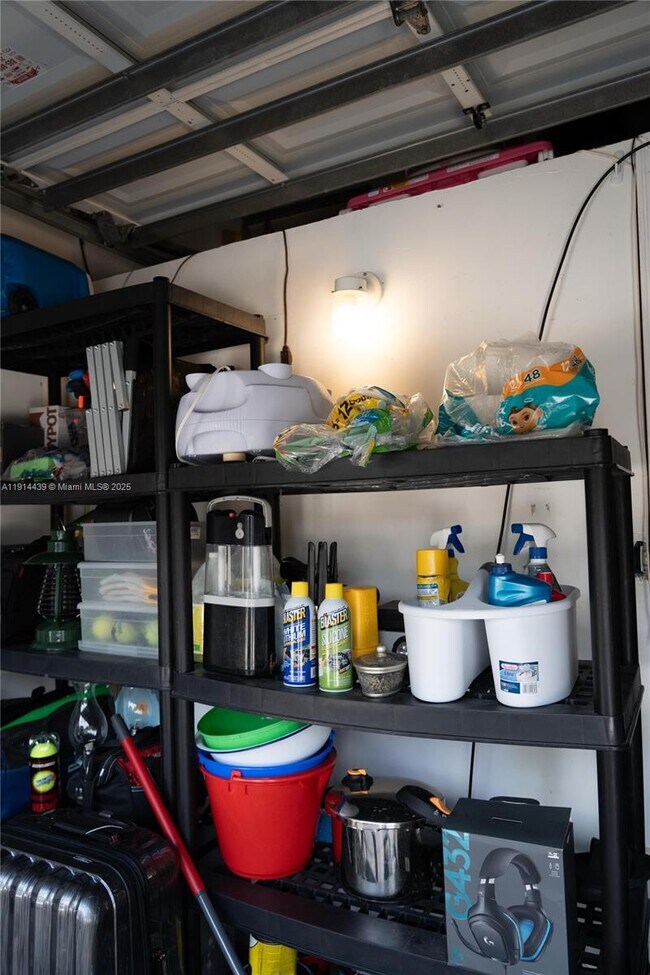 Building Photo - 17992 SW 152nd Ct