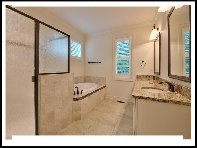 Building Photo - 442 N Serenity Hill Cir