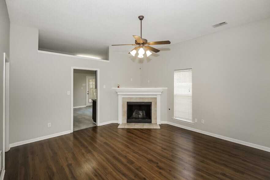 Building Photo - 10229 Cottage Farms Dr