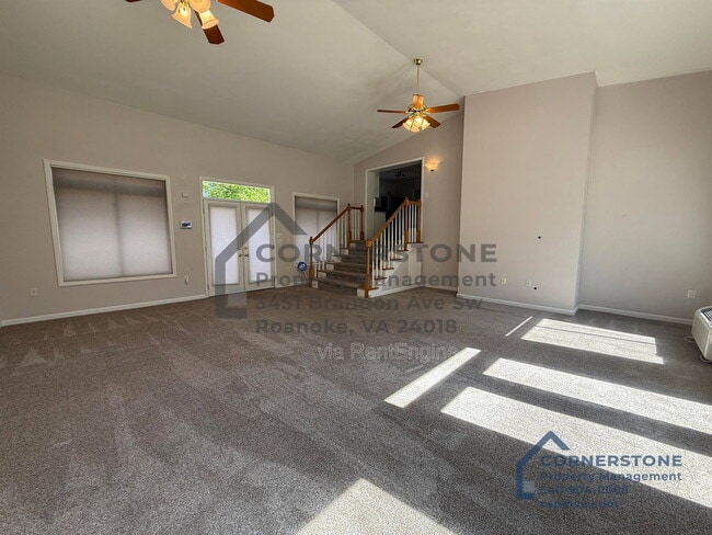 Building Photo - 3113 Clearview Dr