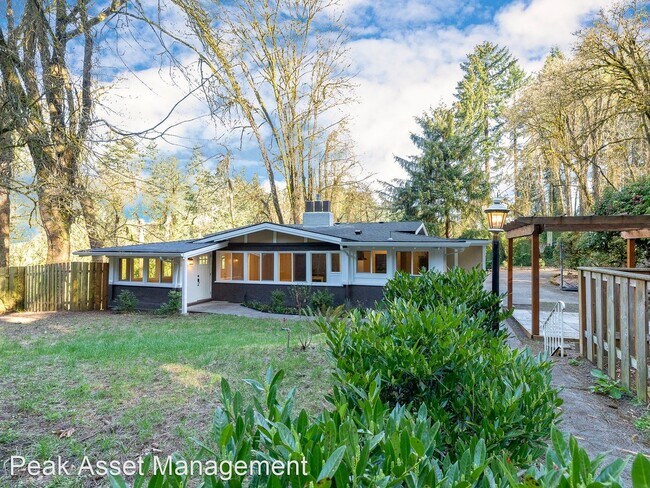 Primary Photo - 3 br, 2 bath House - 2909 SW Upper Dr