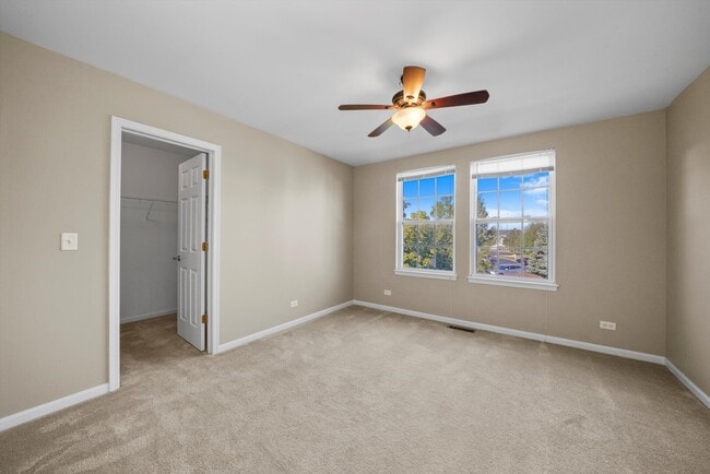 Building Photo - 3251 Thunderbird Ct E