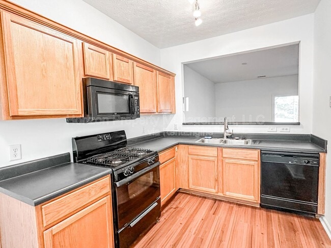 Building Photo - 75 Pearl Chambers Dr