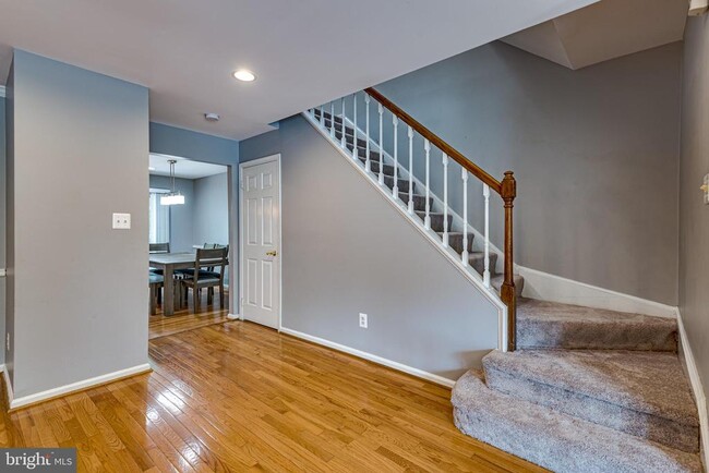 Building Photo - 8508 Blue Bird Woods Ct