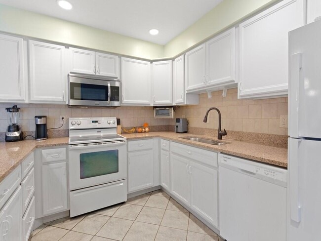 Building Photo - 1607 Laurel Leaf Ln