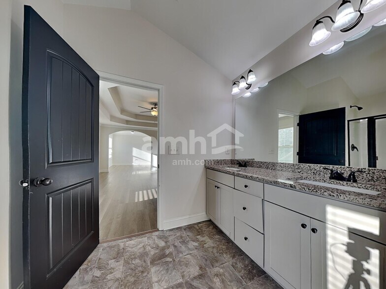 Building Photo - 2565 Dolostone Way