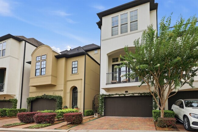 Building Photo - 1665 Upland Lakes