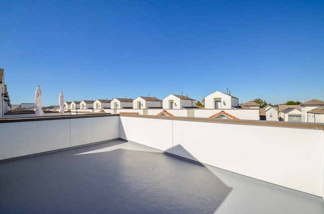 Building Photo - 1245 Bonner St