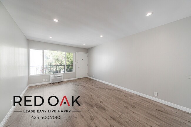 Building Photo - 819 N Edinburgh Ave