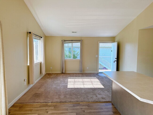 Building Photo - 3035/3037 Pacific St