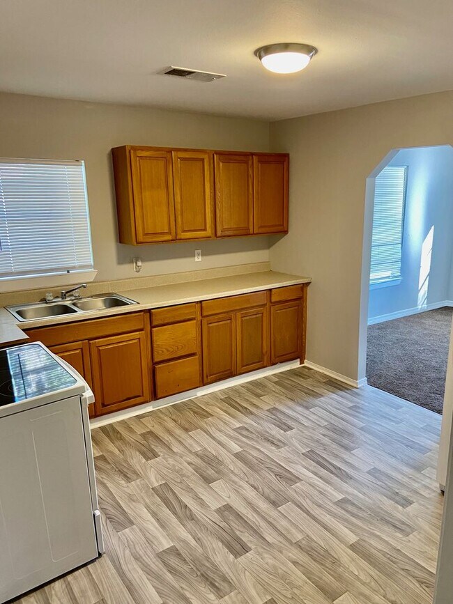 Building Photo - Gulfport 3 Bedroom