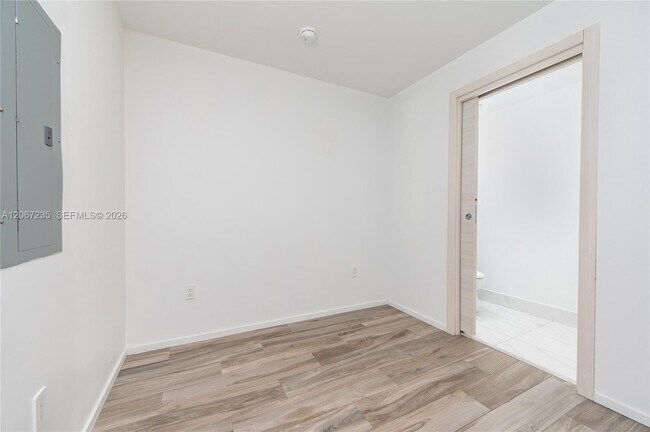 Building Photo - 801 S Miami Ave