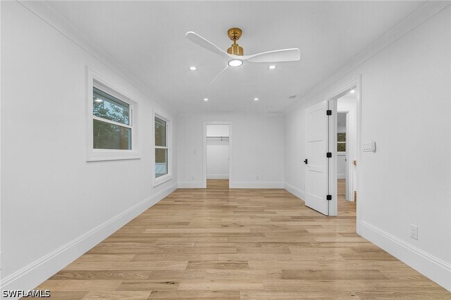 Building Photo - 6155 Standing Oaks Ln