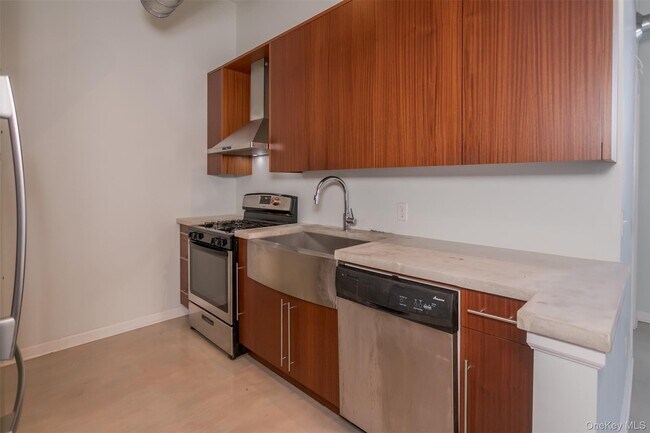 Building Photo - 22 Cottage St