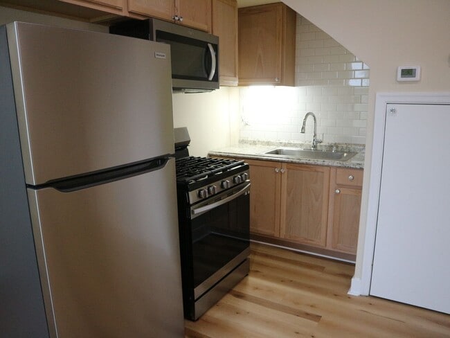 Building Photo - For Rent: Family-Friendly 2-Bedroom Home near Bayhealth Hospital and Milford, $1,675.00/month