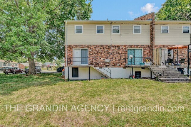 Building Photo - 2153 Mulberry St