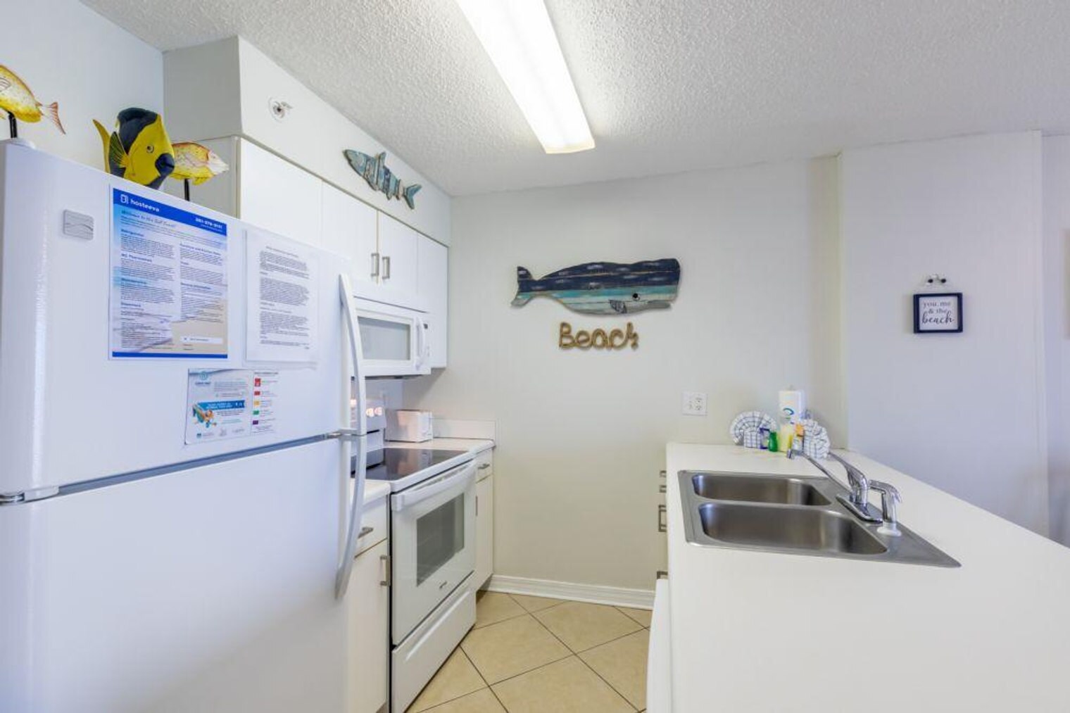 Building Photo - 561 E Beach Blvd