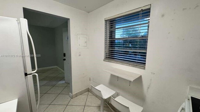 Building Photo - 6195 W 18th Ave