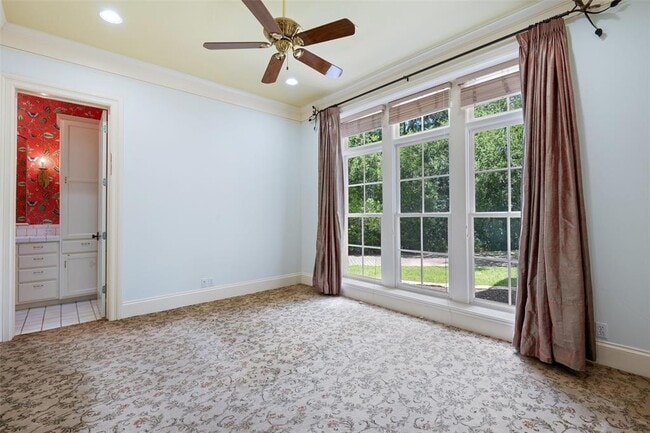 Building Photo - 602 Las Lomas Dr