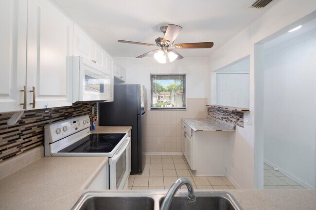 Kitchen - 9467 Boca Cove Cir