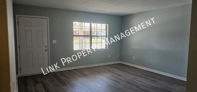 Building Photo - 900 Peppermill Rd