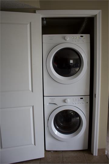 Building Photo - 2489 1st Ave