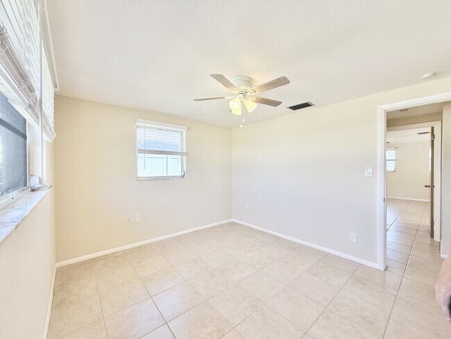 Building Photo - 8026 Brighton Dr