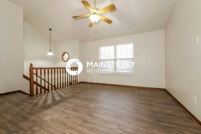 Building Photo - 3 Bedroom Pet-Friendly Home in KANSAS CITY, MO with Main Street Renewal