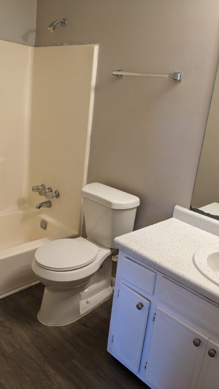 Building Photo - 5509 Estates Ct