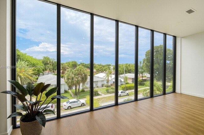 Building Photo - 1950 Fletcher St