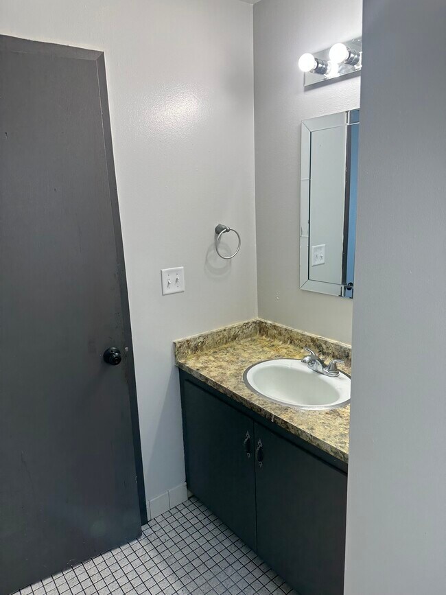 Building Photo - 1961 S 57th St