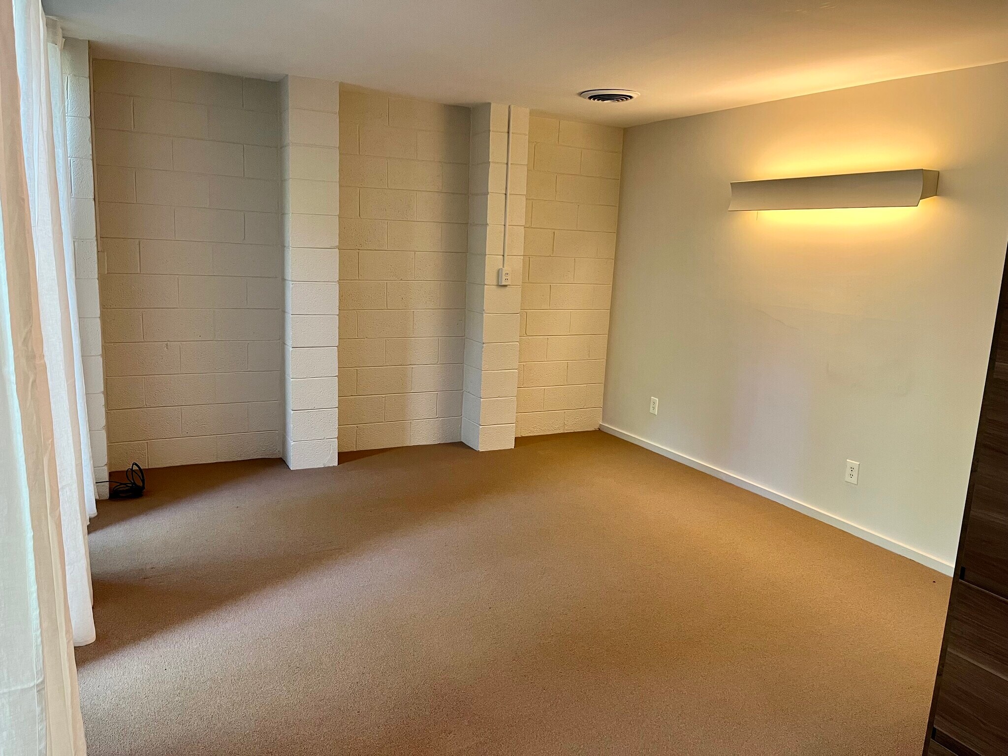 Livingroom - 1308 Revere Rd