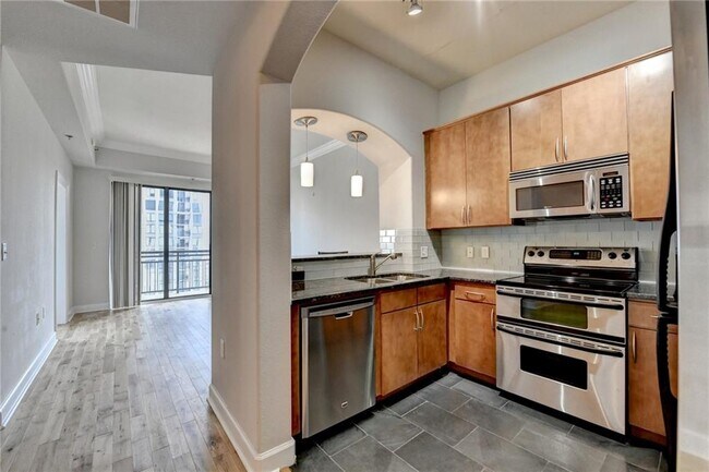 Building Photo - 3445 Stratford Rd NE