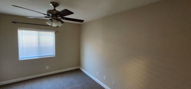 Building Photo - Great single Story Home in Southwest locat...